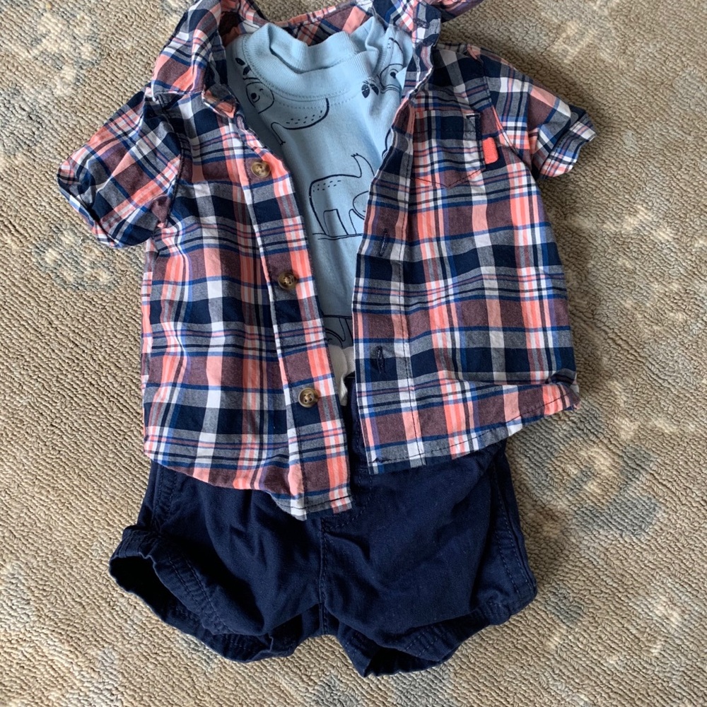 Carter’s set, 3 tops and shorts